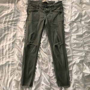 Hollister ripped super skinny jeans